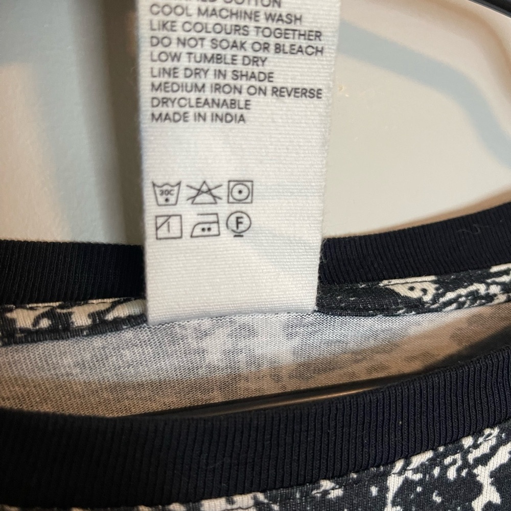 Kowtow size Medium Women’s Drop Shoulder Origami Tee in Folio Print - Picture 9 of 9